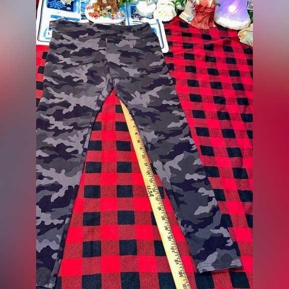 NWOT Wild Fable Women’s GI Jane’s Camouflage Leggings Size Medium - Picture 4 of 6